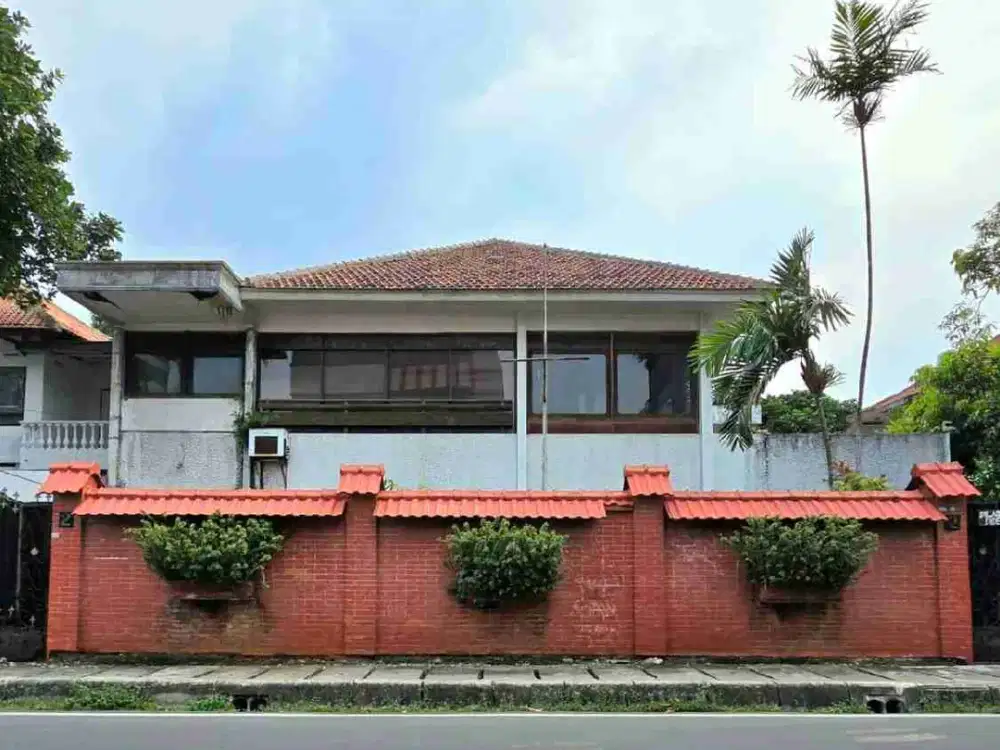 KOMERSIAL AREA DI JALAN CIKINI MENTENG