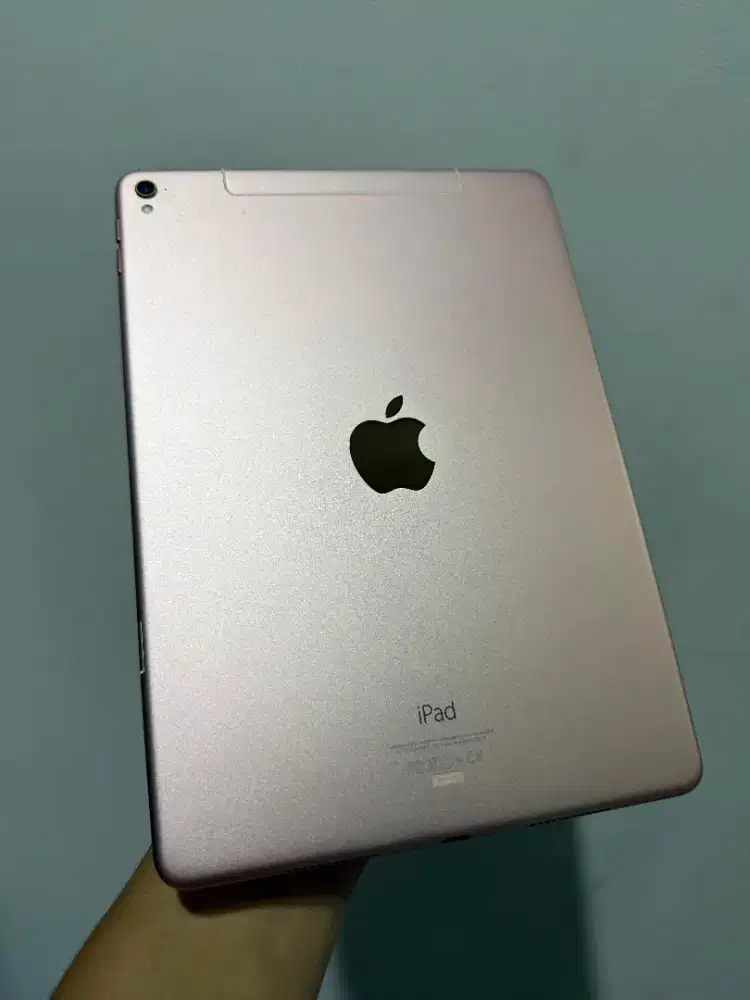 IPad Pro 9.7 128gb celluler+wifi iBox