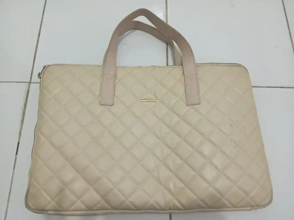 Tas laptop Fucika Bekas
