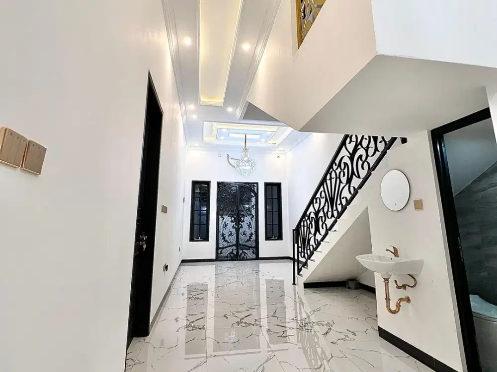 RUMAH MEWAH MODERN KLASIK EROPA PULOMAS JAKARTA TIMUR