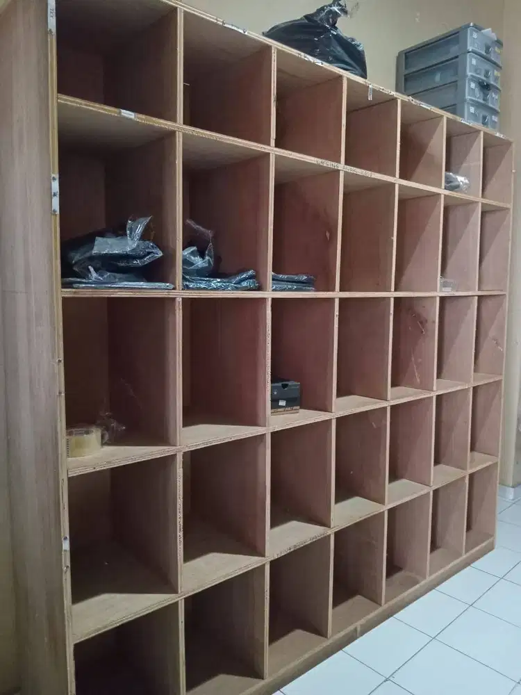 Rak laundry Kayu Susun 2 unit Bekas Seperti Baru