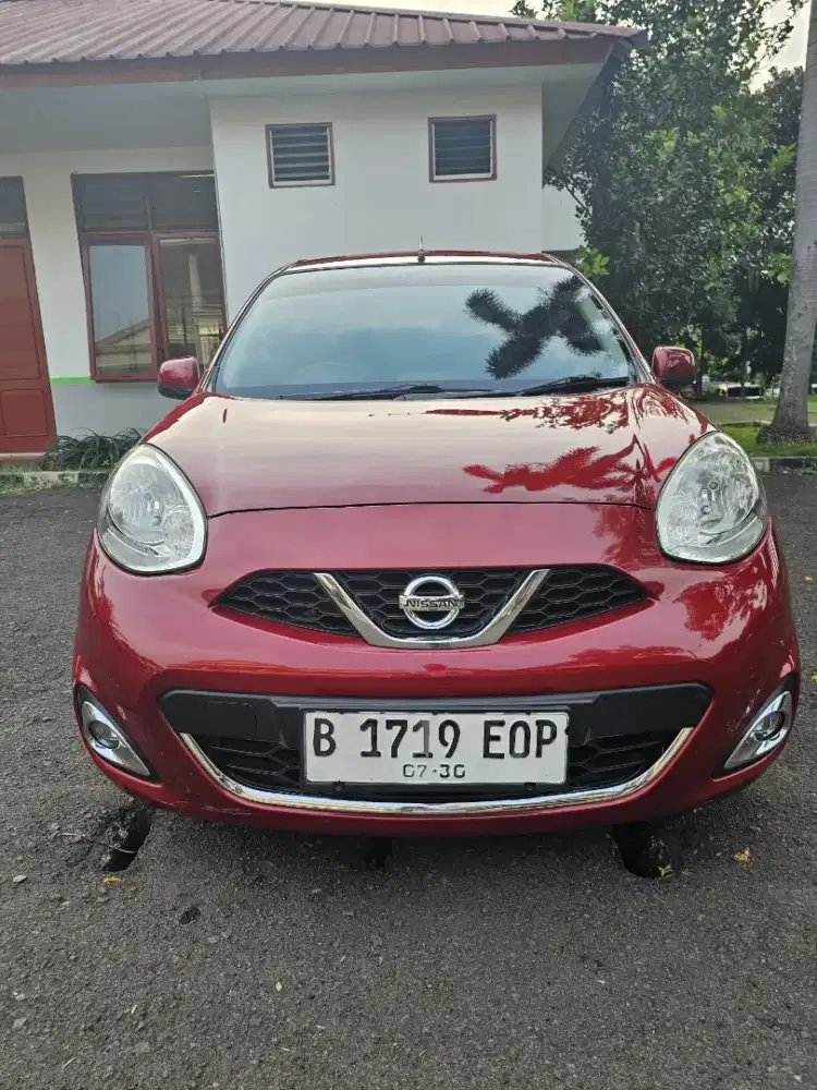 Mobil nissan march XS merah km rendah (pribadi)