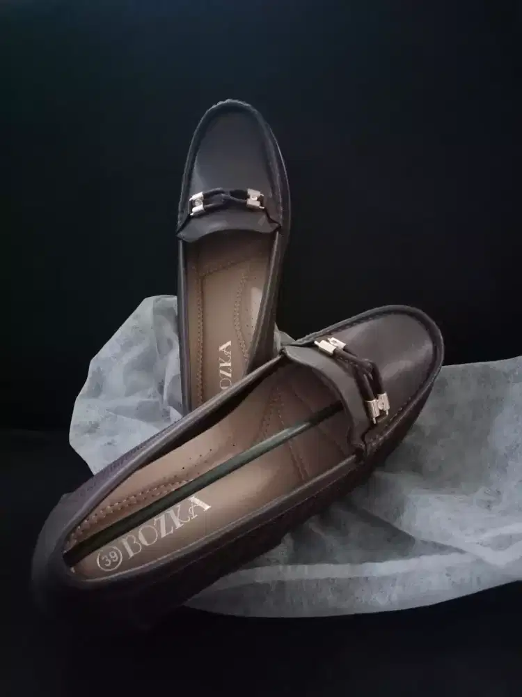Sepatu wanita merk Bozka ukuran 39