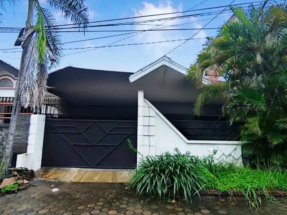 Dijual Rumah Taman Pondok Indah Strategis Siap Huni