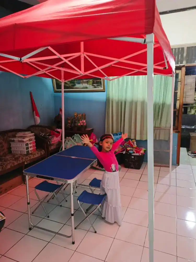 Meja lipat luar ruangan