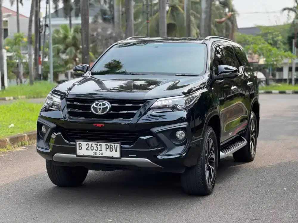 Fortuner 2.4 VRZ TRD AT 2018 Hitam