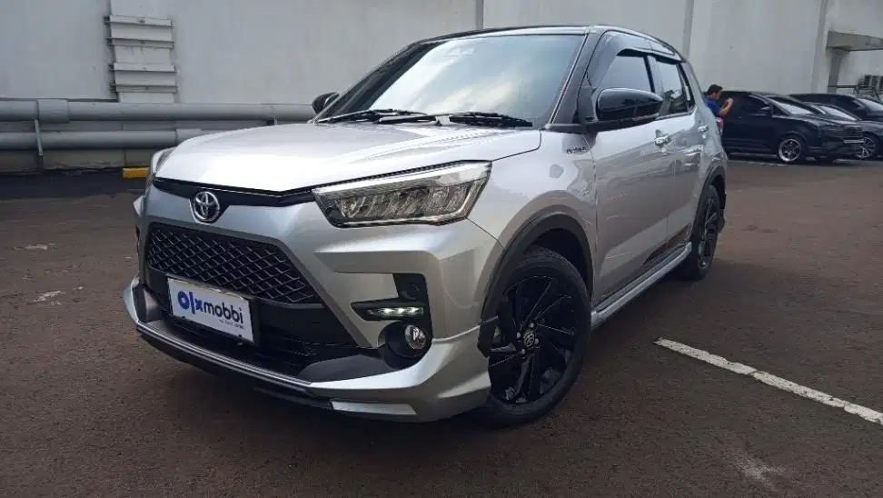 Toyota Raize  1.0 T GR SPORT TSS One Tone Bensin-AT 2021 Silver