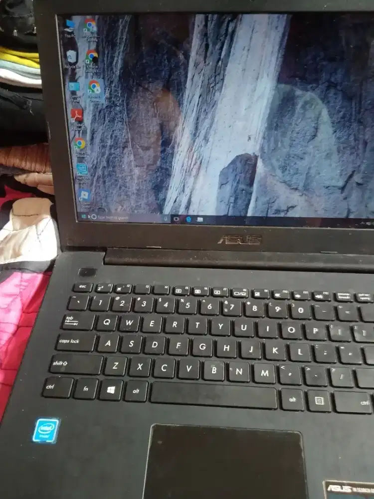 Jual leptop kondisi normal masih sering di pakai