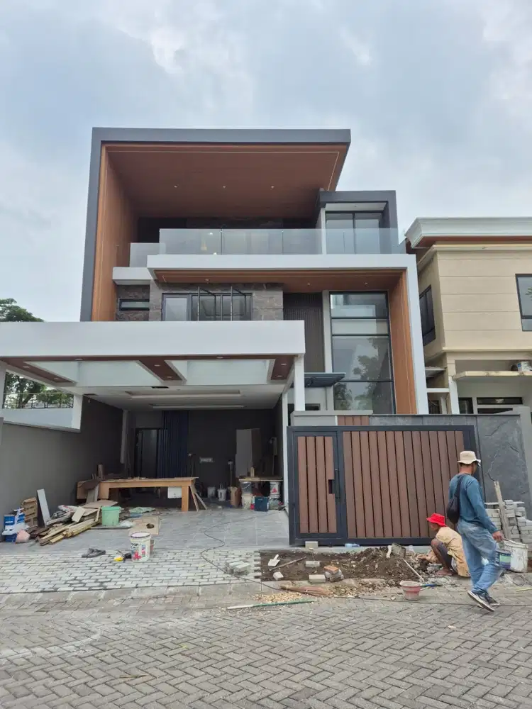 Dijual Rumah Baru Gress 3 Lantai Mewah Woodland Citraland Surabaya