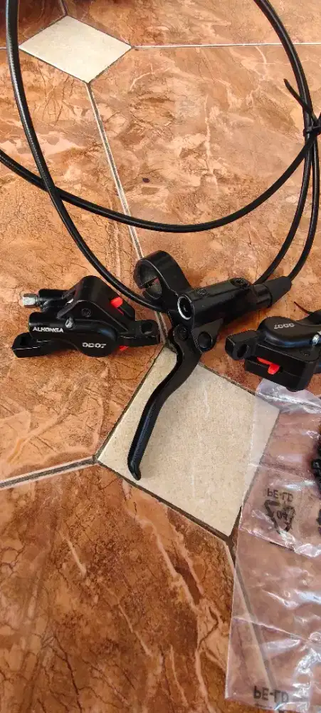 satu paket kanan kiri rem hidrolik sepeda mtb merk alhonga