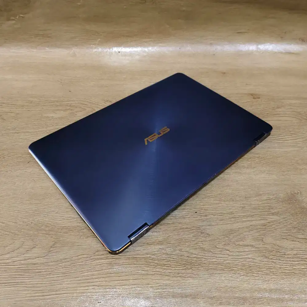 2in-1 Laptop Asus ZenBook Slim Touchscreen+layar lipat intel Core i7 G
