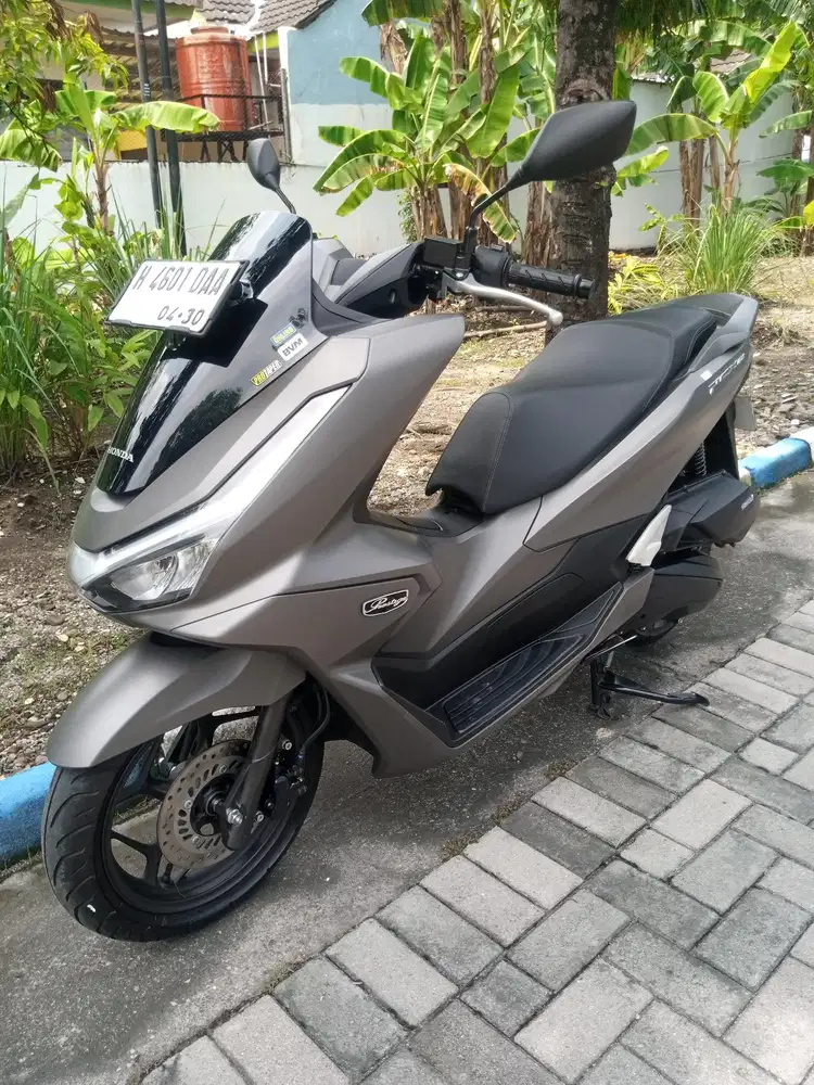 Honda PCX 160 2025 coklat matebrown