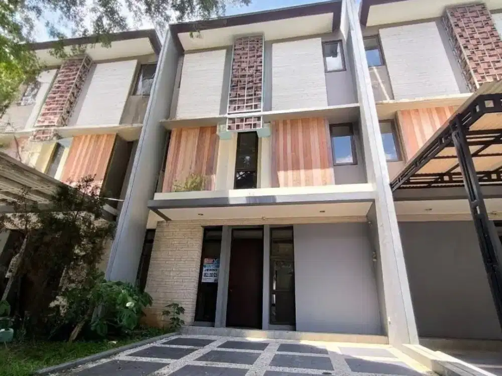 Jual Rumah Regentown The Eminent BSD 3 Lantai