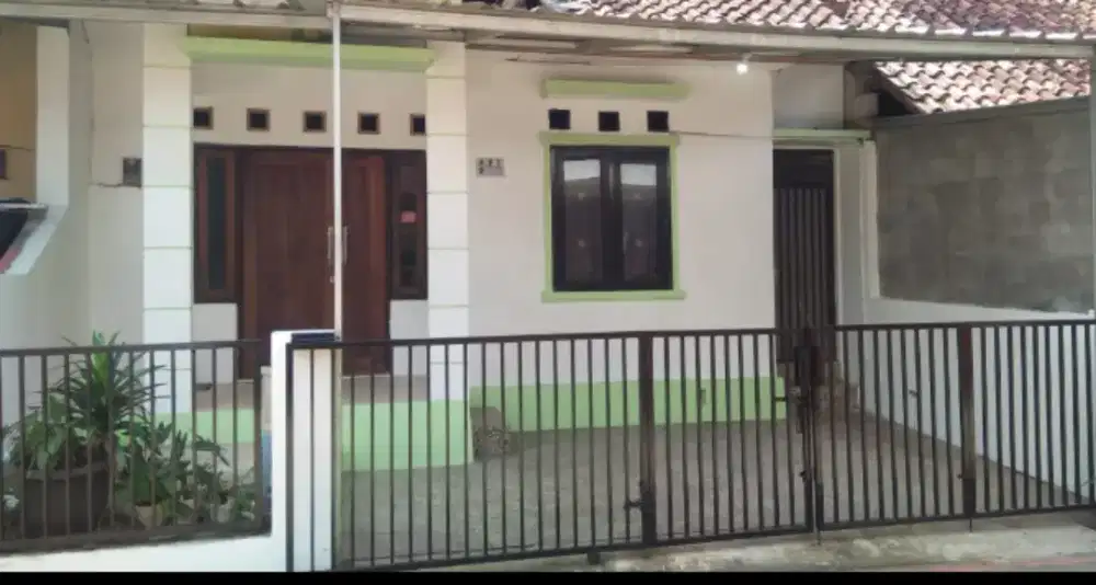 Dikontrakkan rumah murah dibelakang alun alun Depok