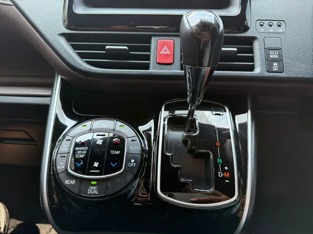 Toyota Voxy 2019 Bensin