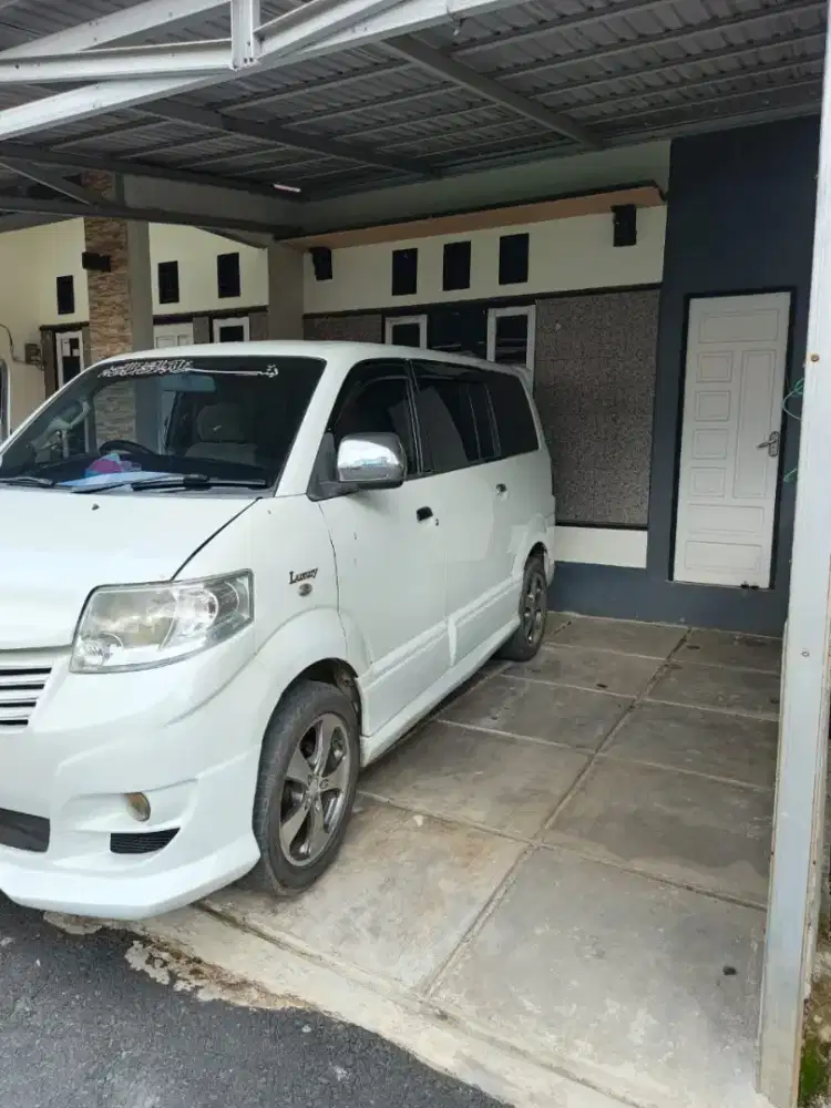 Di jual mobil apv