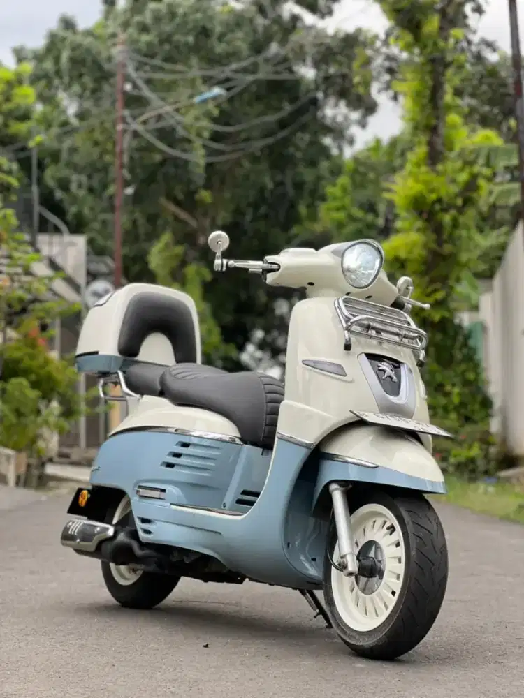 Peugeot django 2016 with box ( royal alloy scomadi lambretta jb )