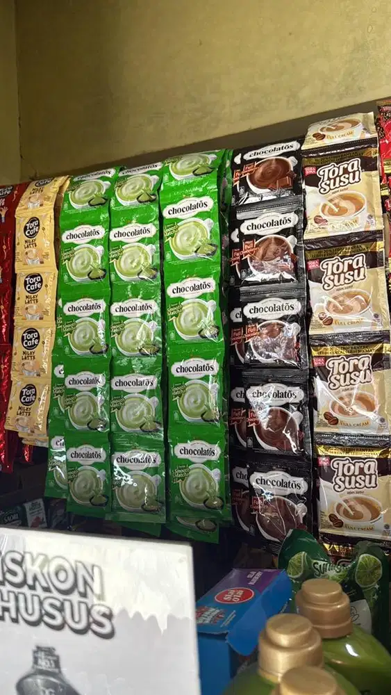 Dibutukan loker untuk penjaga toko warung