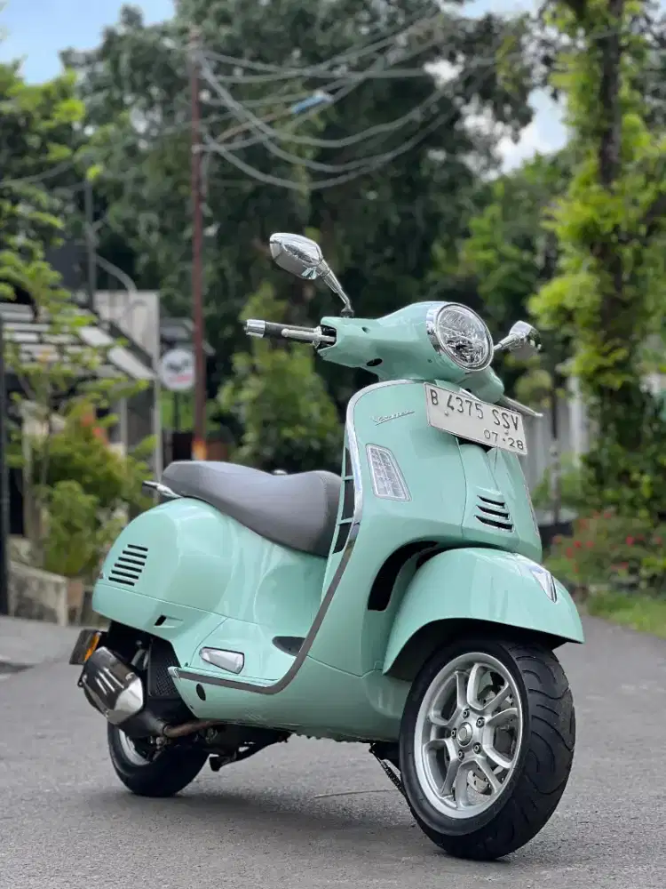 Vespa gts 150 2023 keyless km 5rb ( gts150 gts gt gtv gts 300 gts300 )