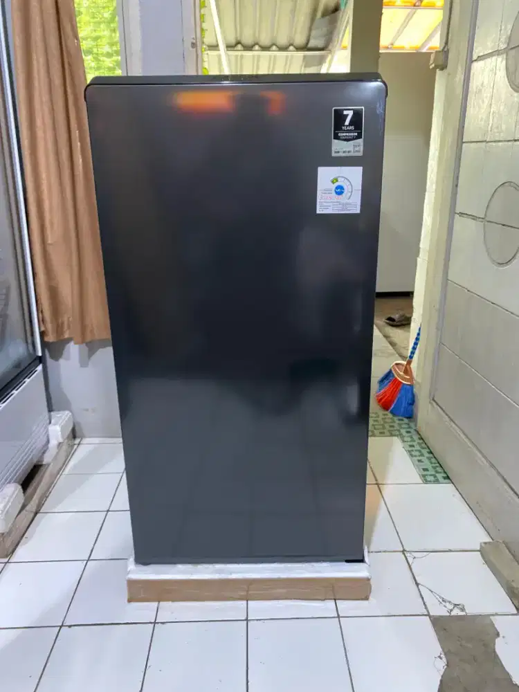 Aqua aqr-d185 kulkas satu pintu low wat 160 liter