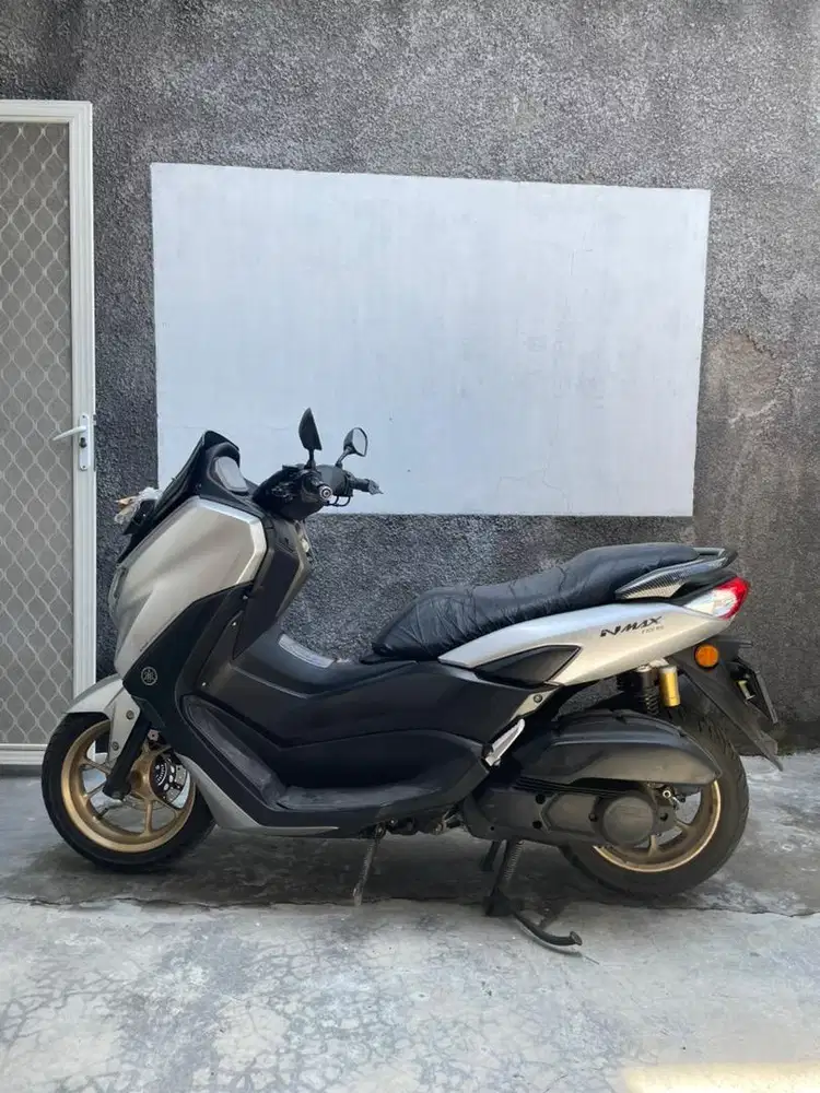 New Nmax 2022 keyless non abs se silver