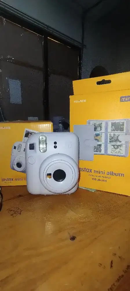 Jual kamera Fujifilm instax mini12 warna Lilac purple jual cepat