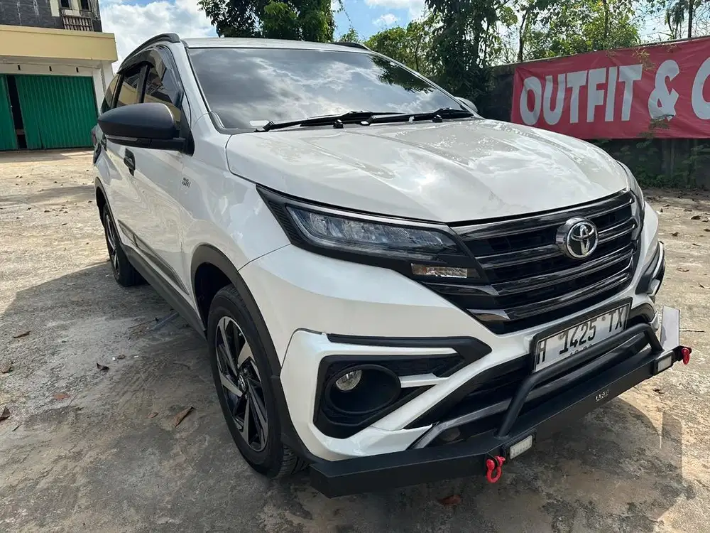 Toyota Rush 1.5 GR AT 2024