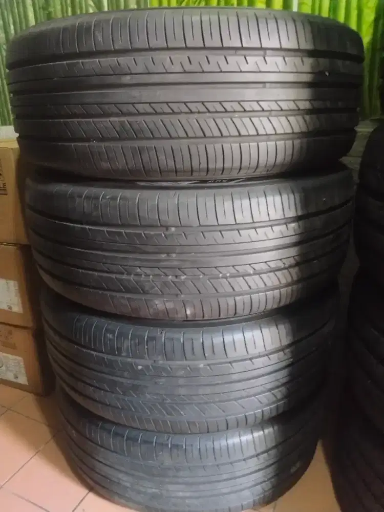 4 Ban 245/45/20 Yokohama Advan DB Tahun 2024