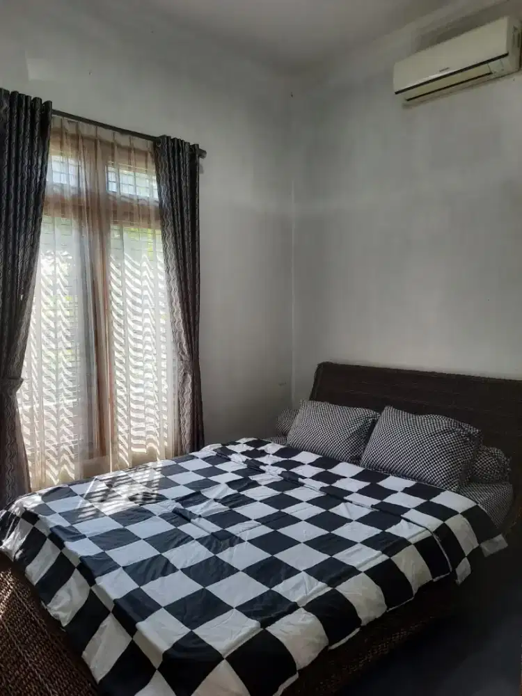 Rumah full furnished 5 kamar Sewa Bulanan Mingguan