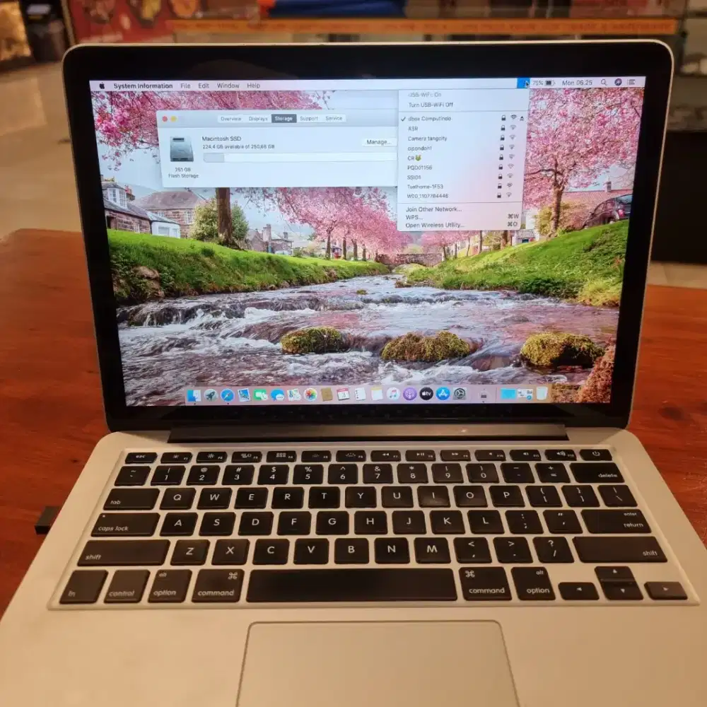Macbook Pro Retina 13 inch , 2014