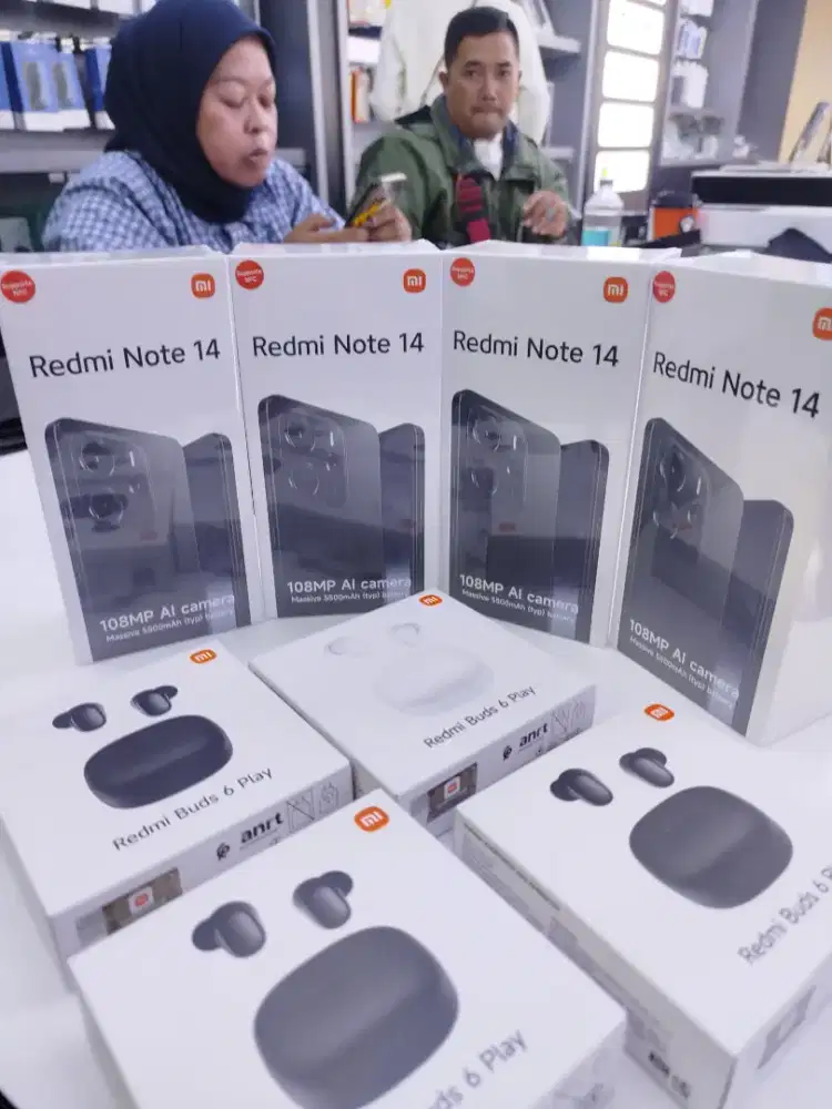 SEGEL BOX NEW ,FREE BUDS