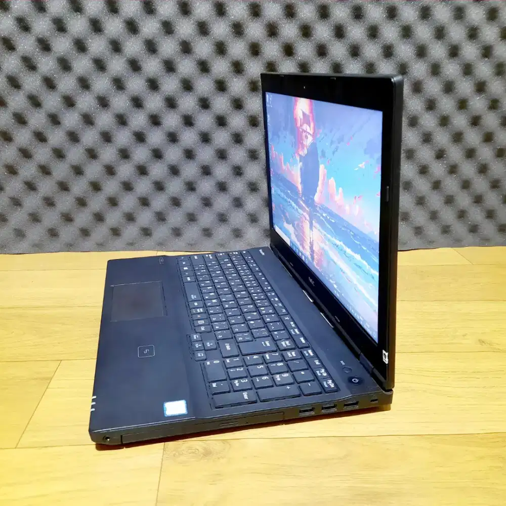 Laptop barang berkualitas tinggi