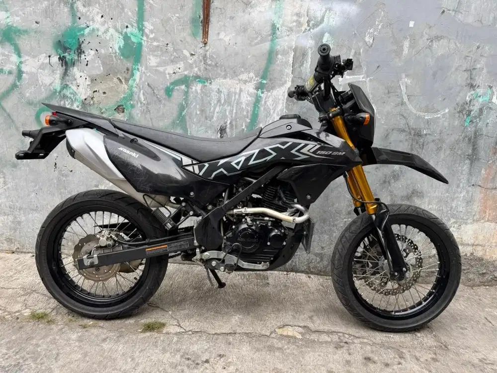 Kawasaki KLX 150 SM thun 2023 pajak panjang mesin halus jozz siap gas.