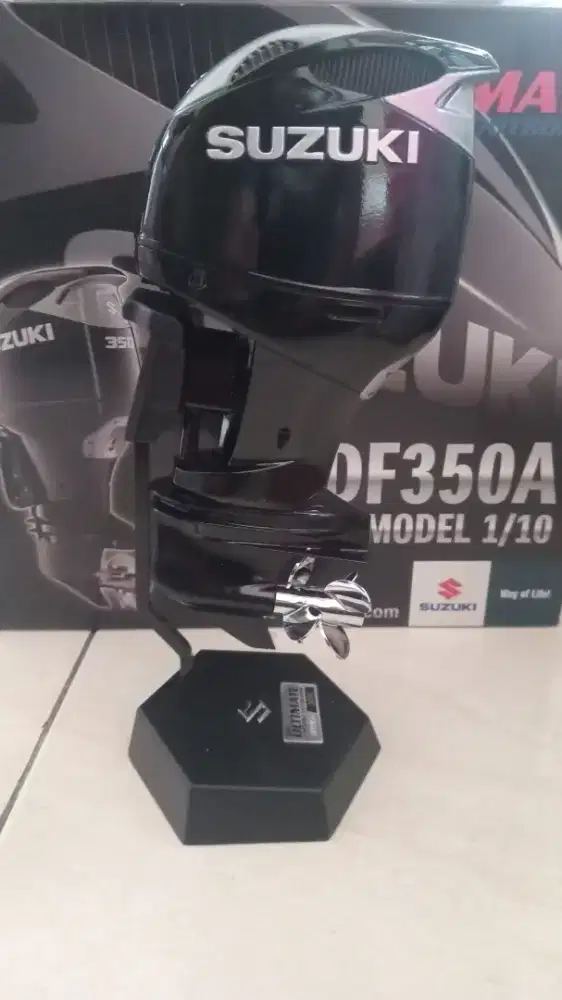 Miniatur mesin suzuki marine DF 350