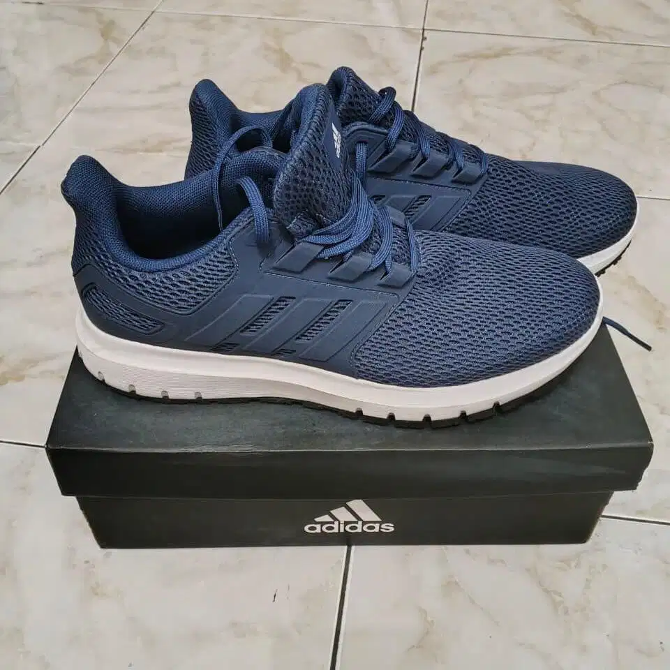 Jual sepatu bekas adidas running ultimateshow Original
