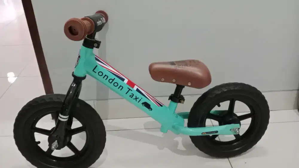 Sepeda anak tanpa pedal second 8 bulan
