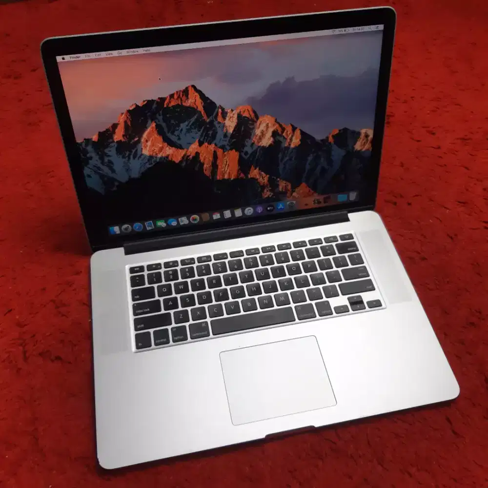Macbook pro retina 2015 layar 15 inch ram 16gb ssd 128gb core i7