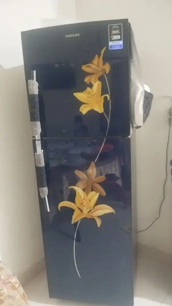 Di jual cepat kulkas merek Sanken jumbo 2 pintu gambar bunga