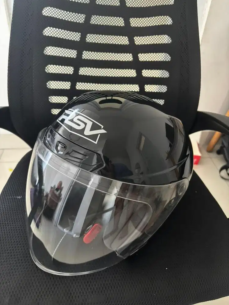 Helm RSV new windtail black glossy