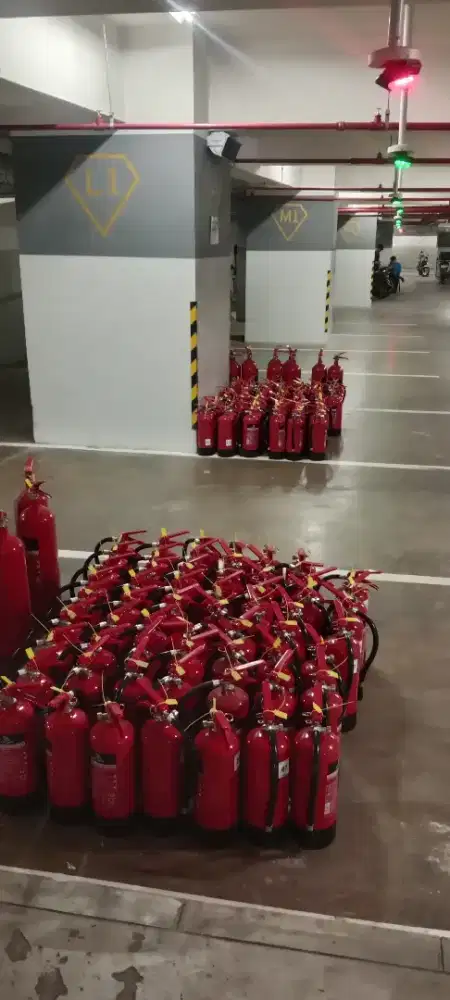 Isi ulang tabung pemadam apai powder