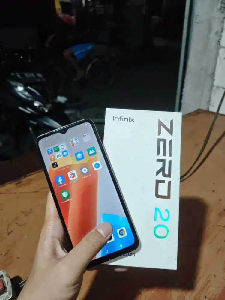 Infinix zero 20 8/256 fullset nfc