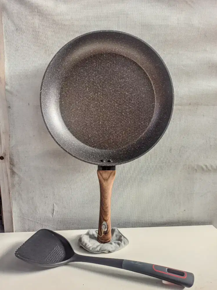 Teflon frypan granite