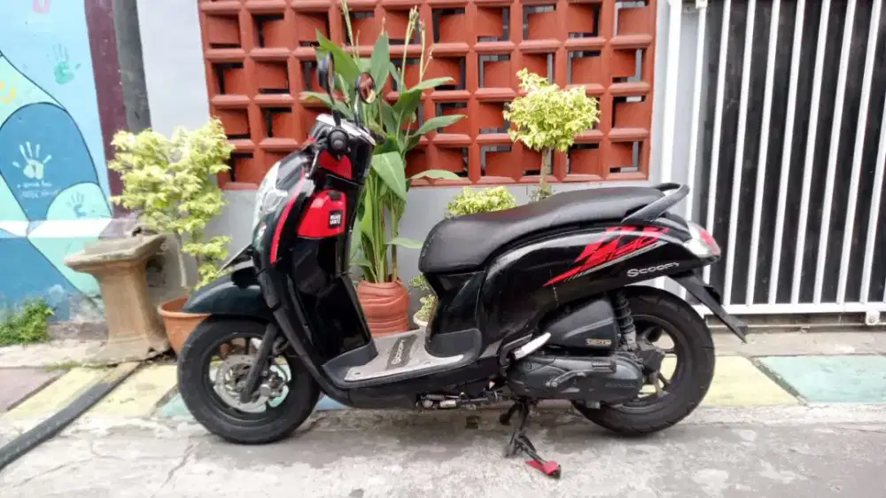 scoopy donat 2018 mulus bagus mesin sehat