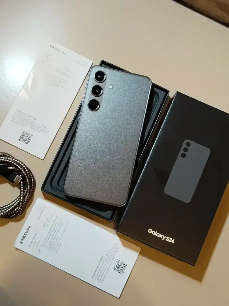 Samsung Galaxy S24 5G 8/256GB Black SEIN RESMI INDONESIA