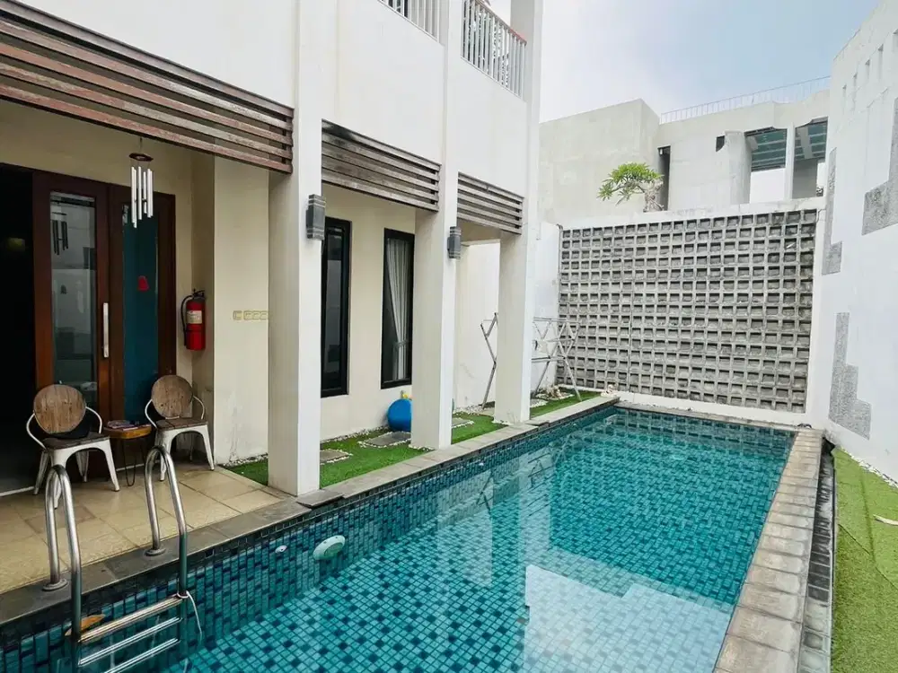 RUMAH MEWAH HITUNG TANAH KEBAYORAN VILLAGE JL BOULEVARD BINTARO