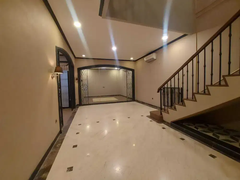 RUMAH MEWAH PERUMAHAN PURI CINERE DEPOK