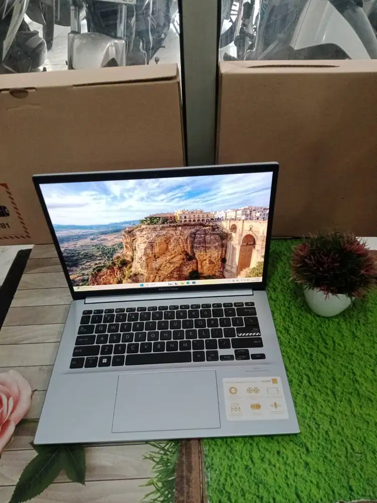 Laptop Editing/Gaming ASUS Vivobook  M3400QA Ryzen 7 5800H. SSD 512GB.