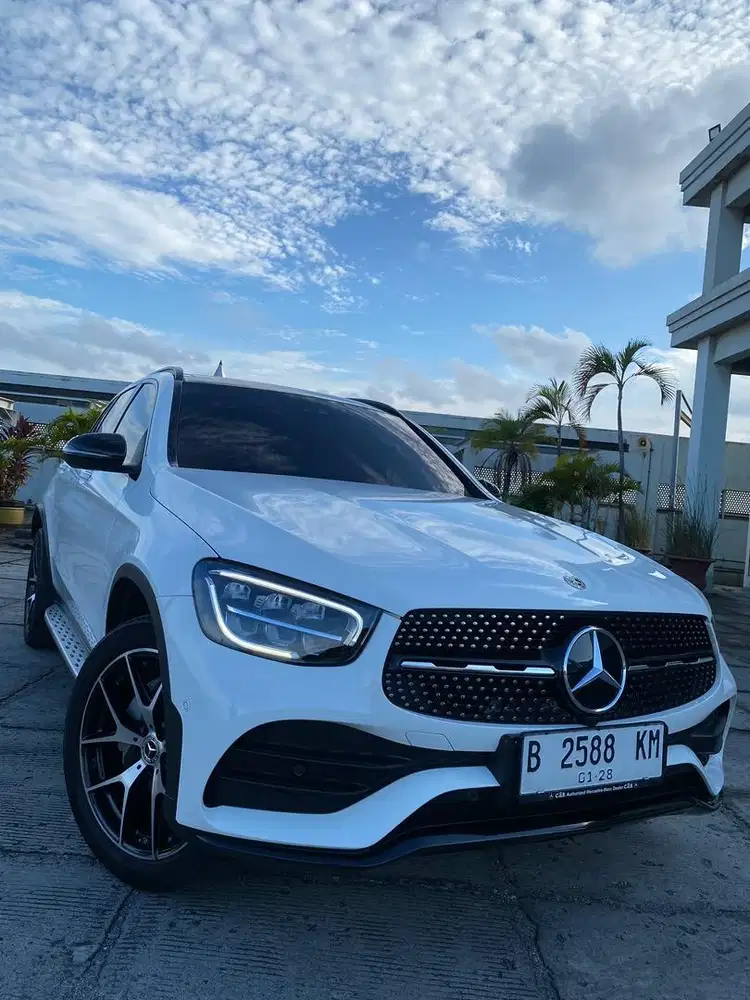 (Km Low 17ribu Record)MERCEDES BENZ MERCY GLC200 AMG NIGHTEDITION 2022