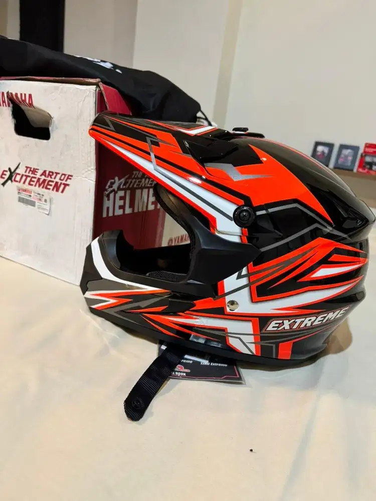 Helm motocross Yamaha Ori size L new