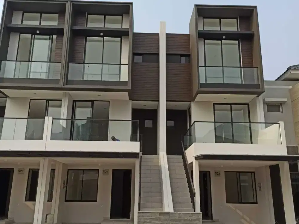 Dijual Rumah Minimalis Golf Island PIK 5x15 3 Lantai Lavender